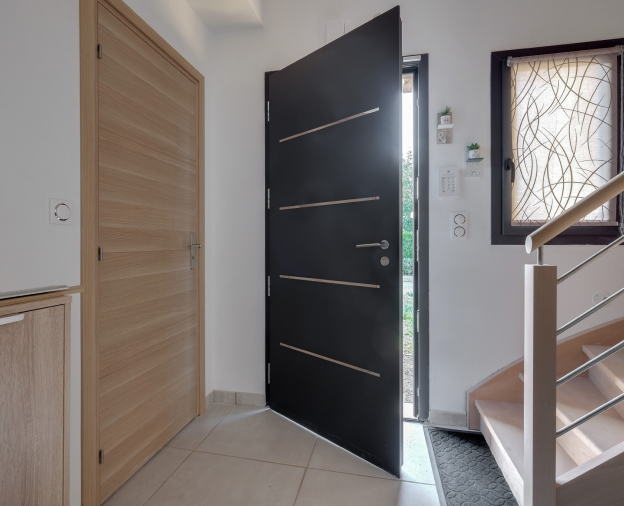 porte d'entrée en alu à Gazeran près de Rambouillet dans les Yvelines 78