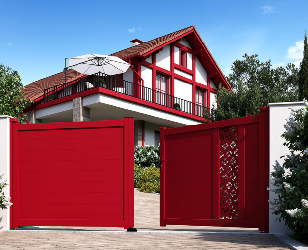 maison avec portails rouge à Gazeran près de Rambouillet dans les Yvelines 78